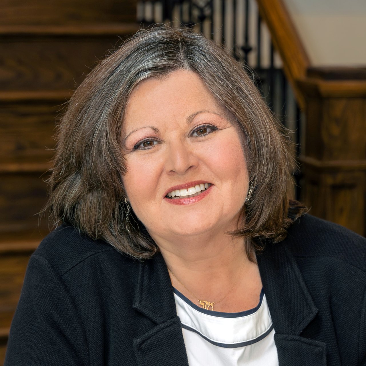 Faith Young Downers Grove, IL Real Estate Agent Headshot