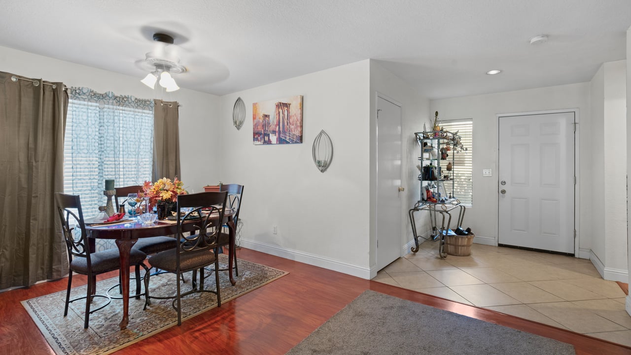 1628 Porter Way