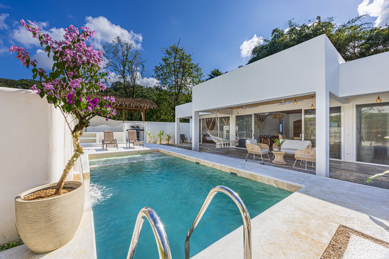Villa Pacífica – Elegancia, Privacidad y Confort en Uvita  