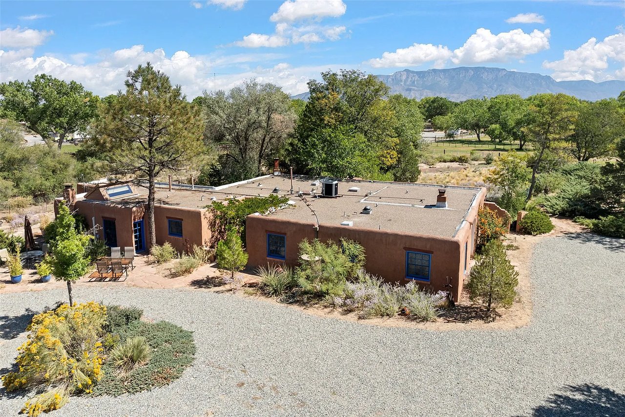 490 El Camino Campo