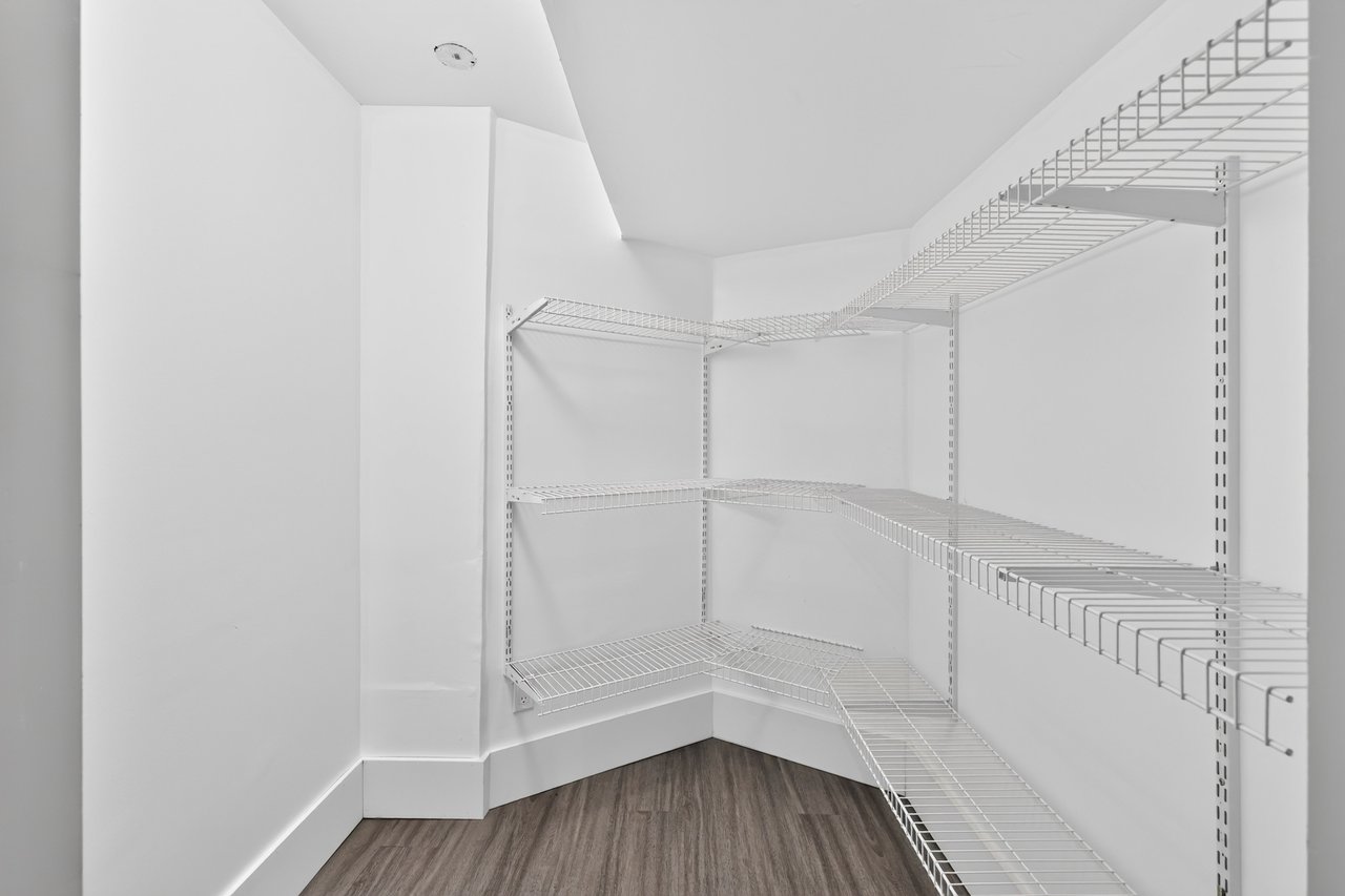 2102 Salma Crescent, Burlington