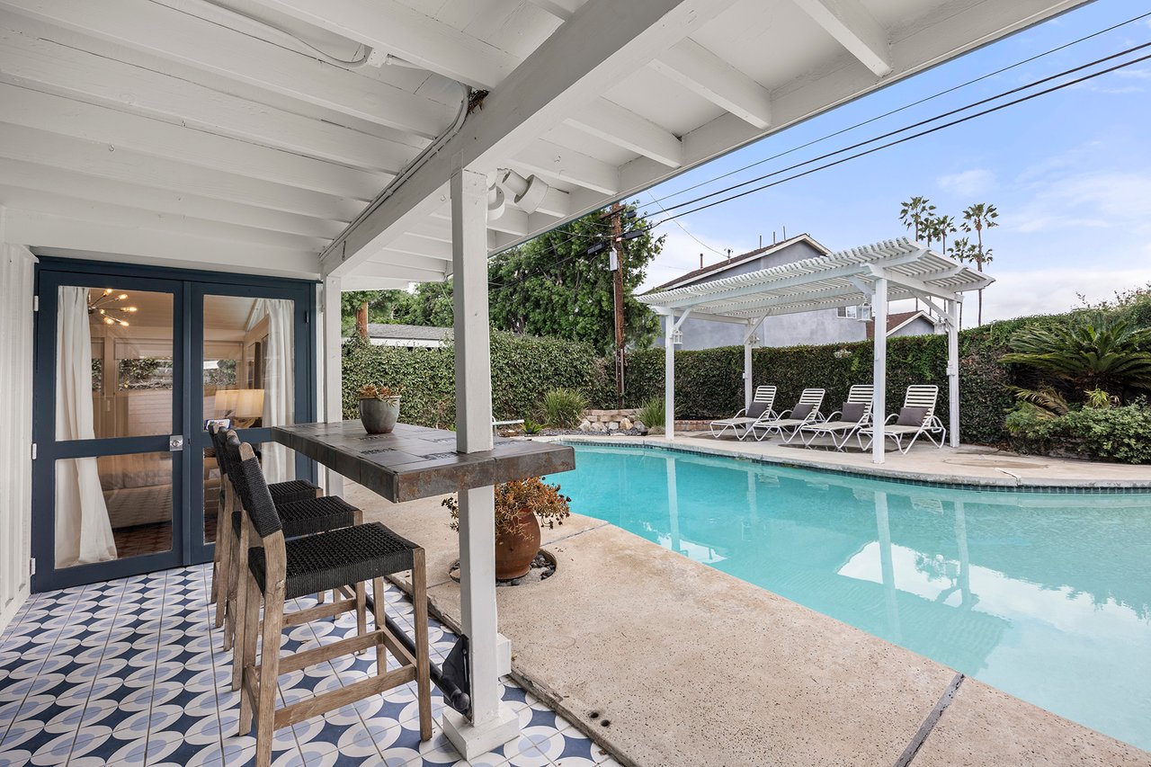 Tustin Cliff Home May For Sale