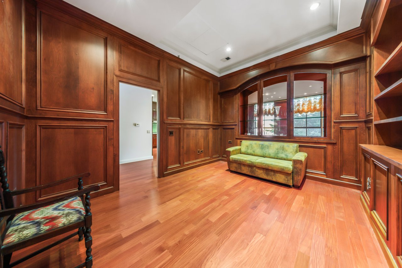 310 S Michigan Ave Unit 202