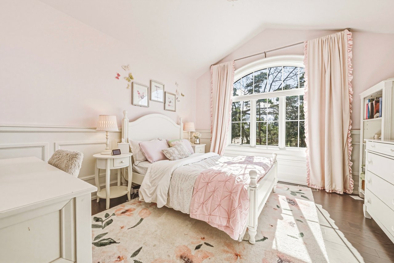Custom South Aldershot Retreat