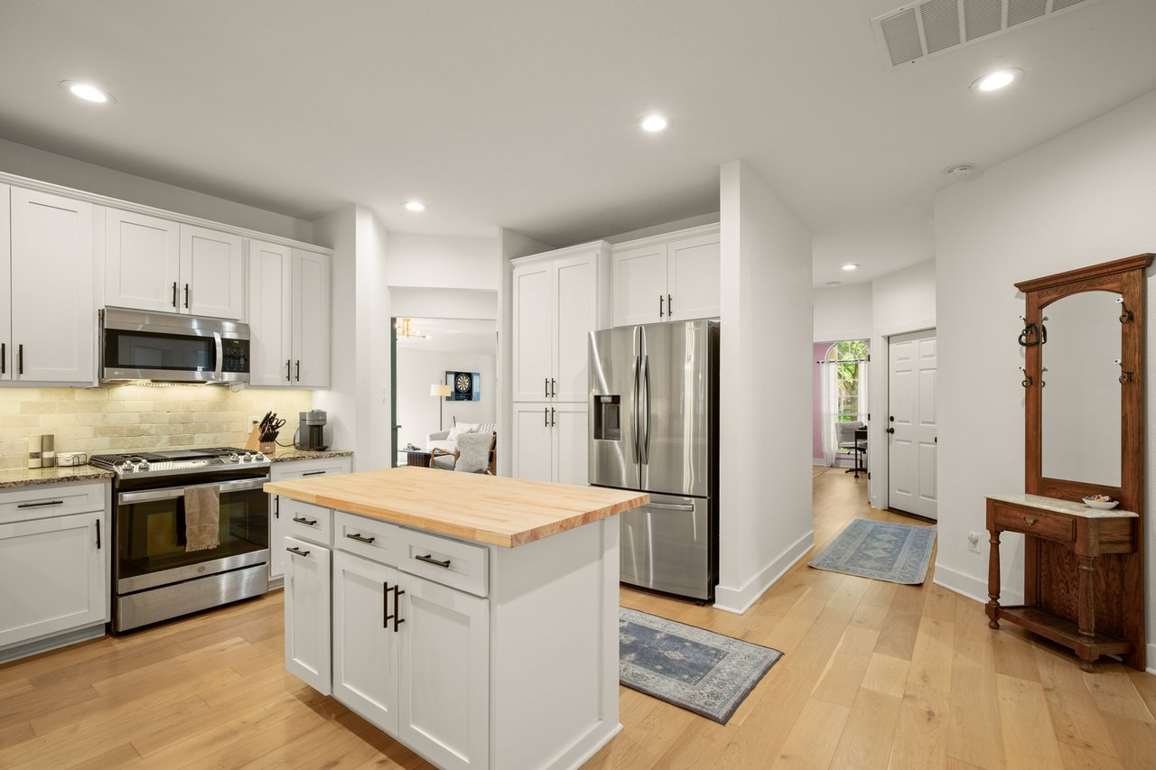3400 Lynnbrook Dr.