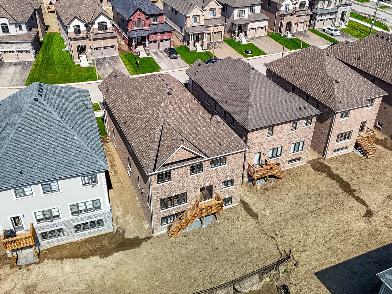 43 Donald Ingram Crescent