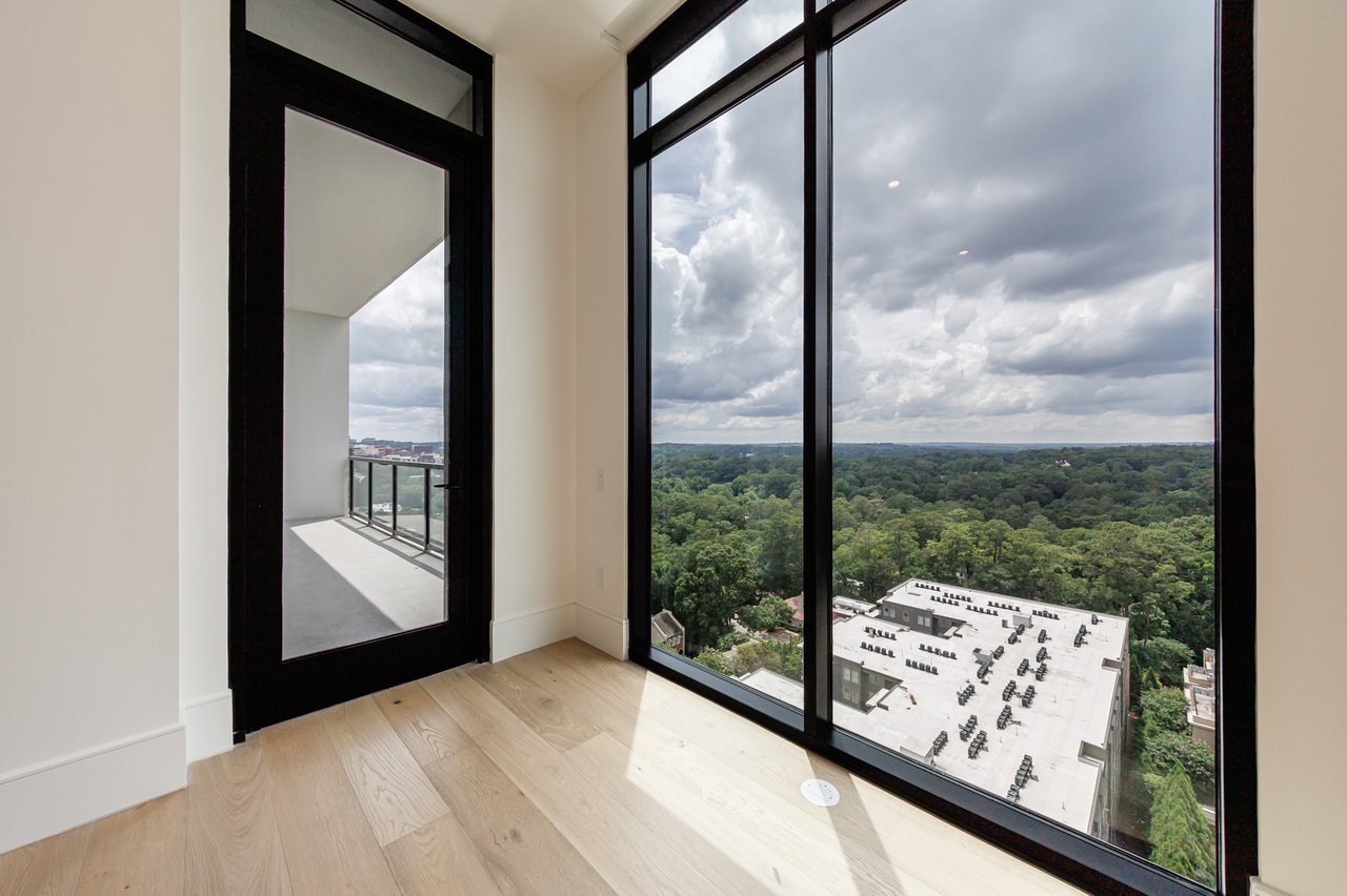 2425 Peachtree Road Unit 1806