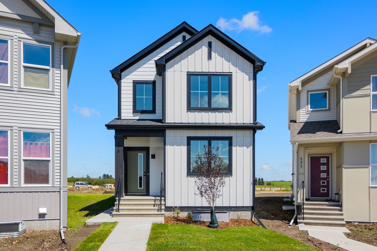 175 Belvedere Crescent SE