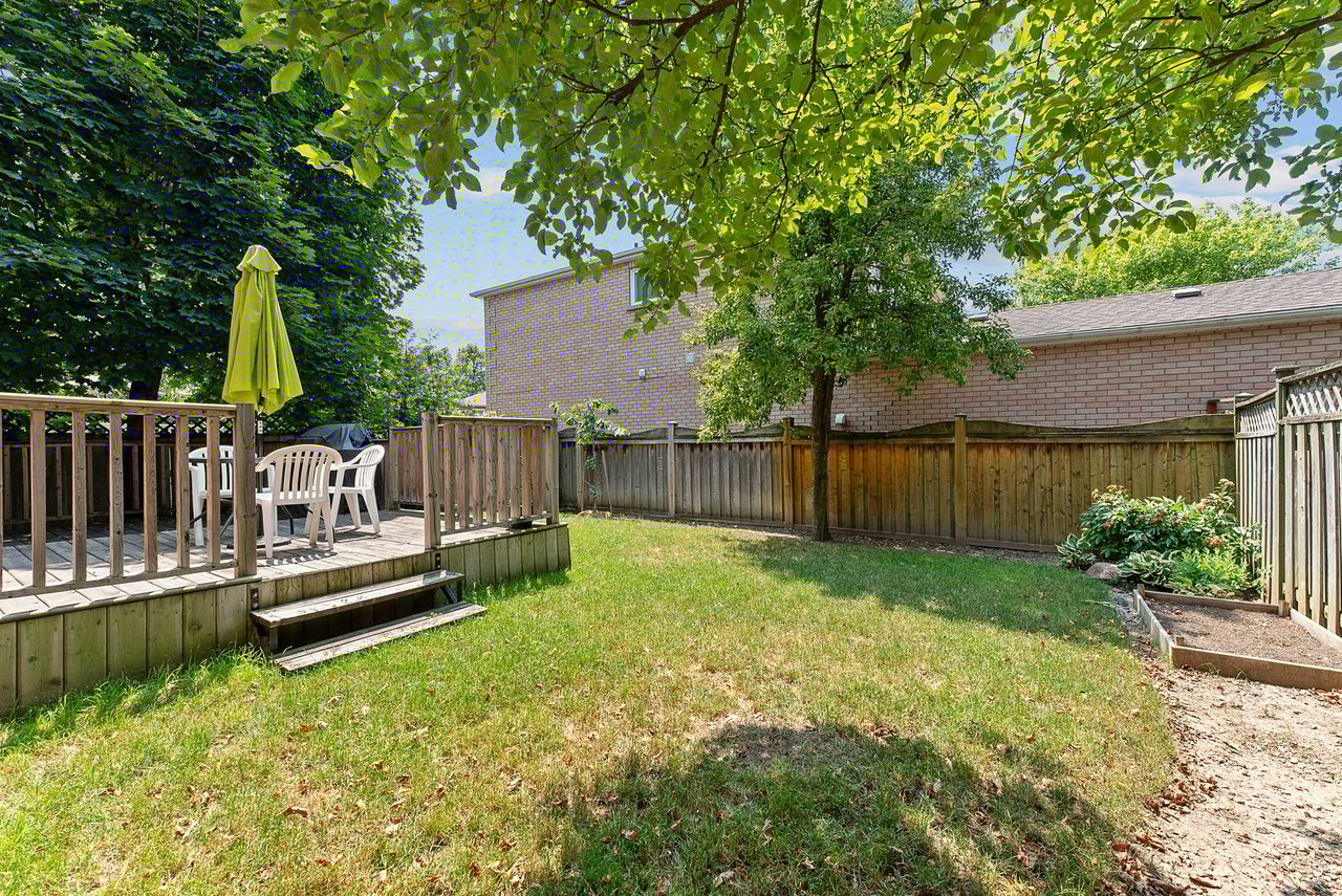 28 Thornway Ave