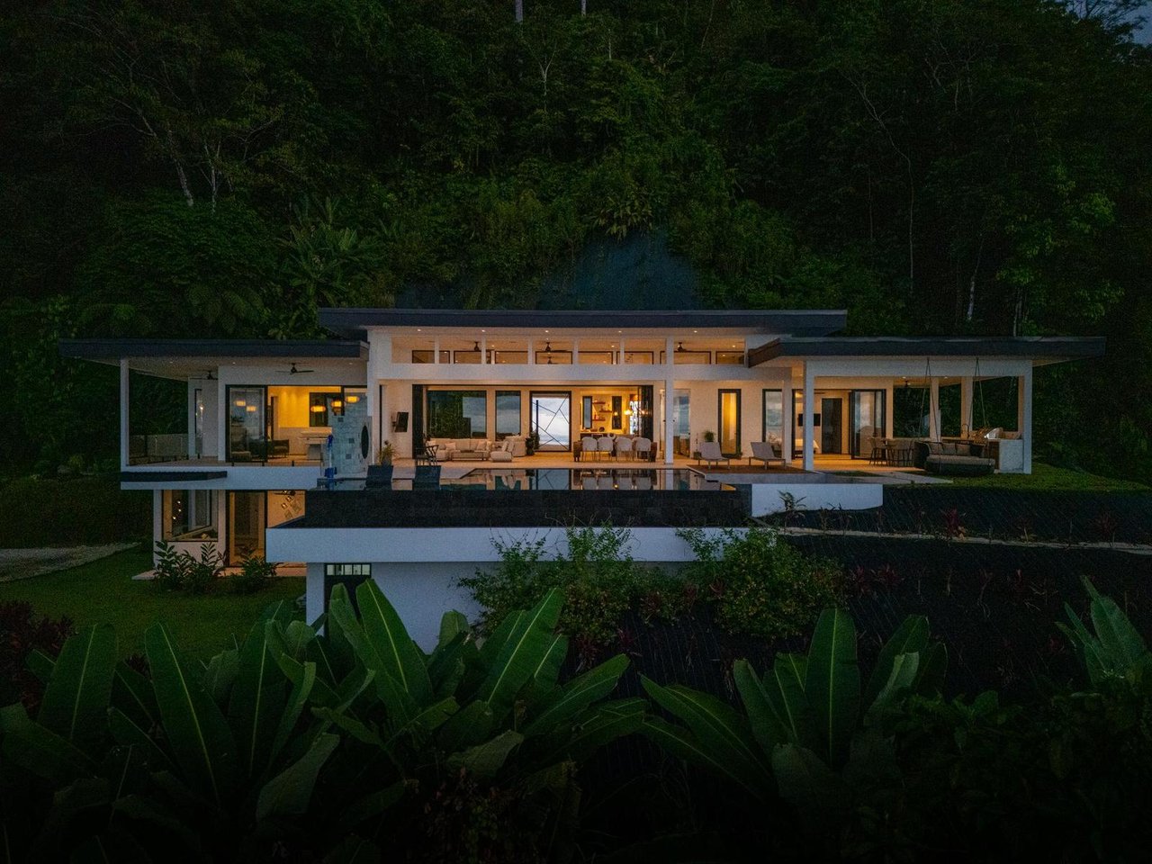 Private Solar Powered Ocean View Villa, Ojochal, Puntarenas