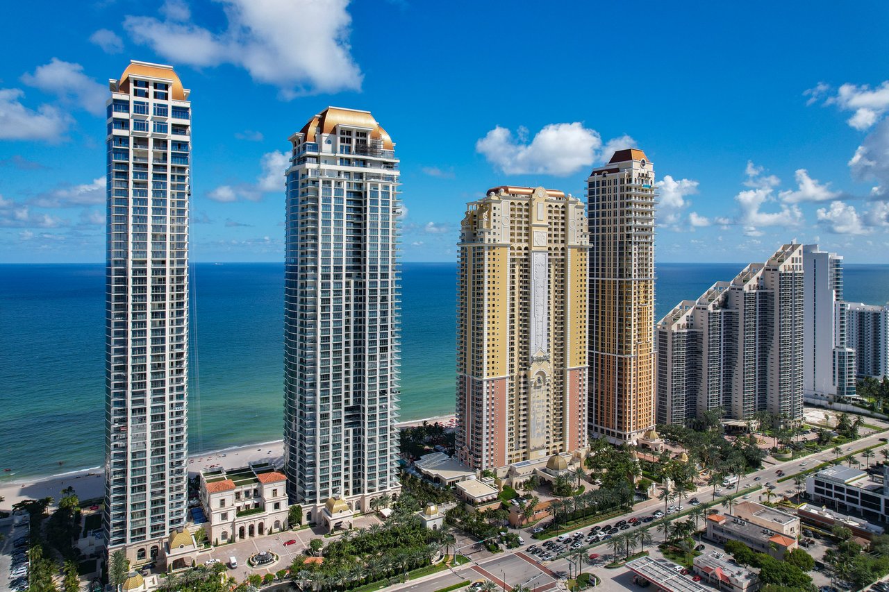 17901 Collins Ave # 3003