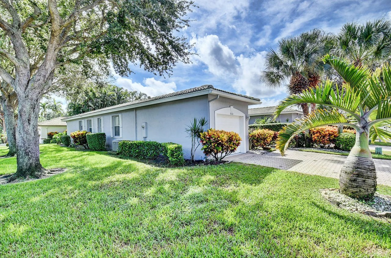 9720 S Crescent View Drive S