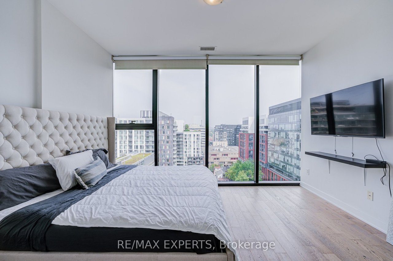 THOMPSON RESIDENCES