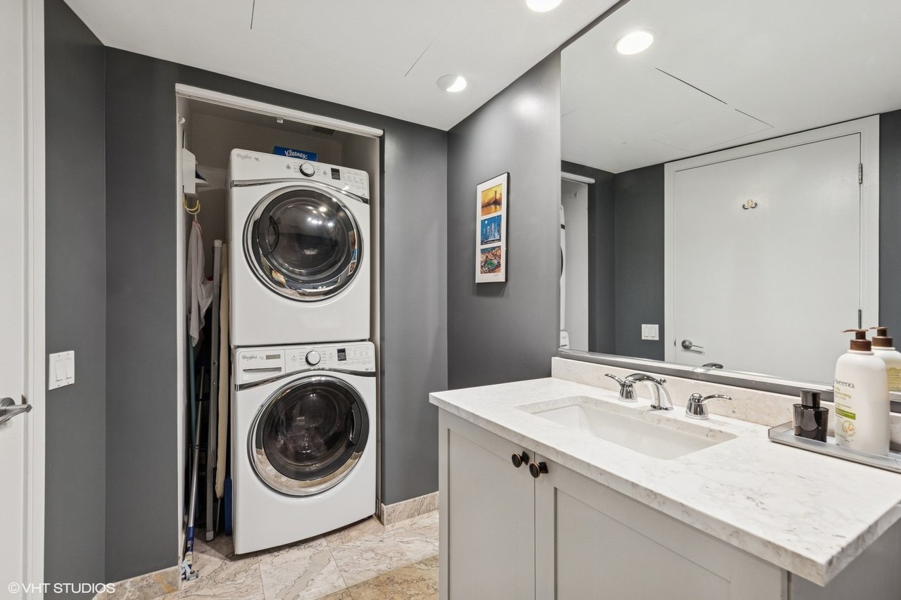 60 E Monroe St Unit 2101