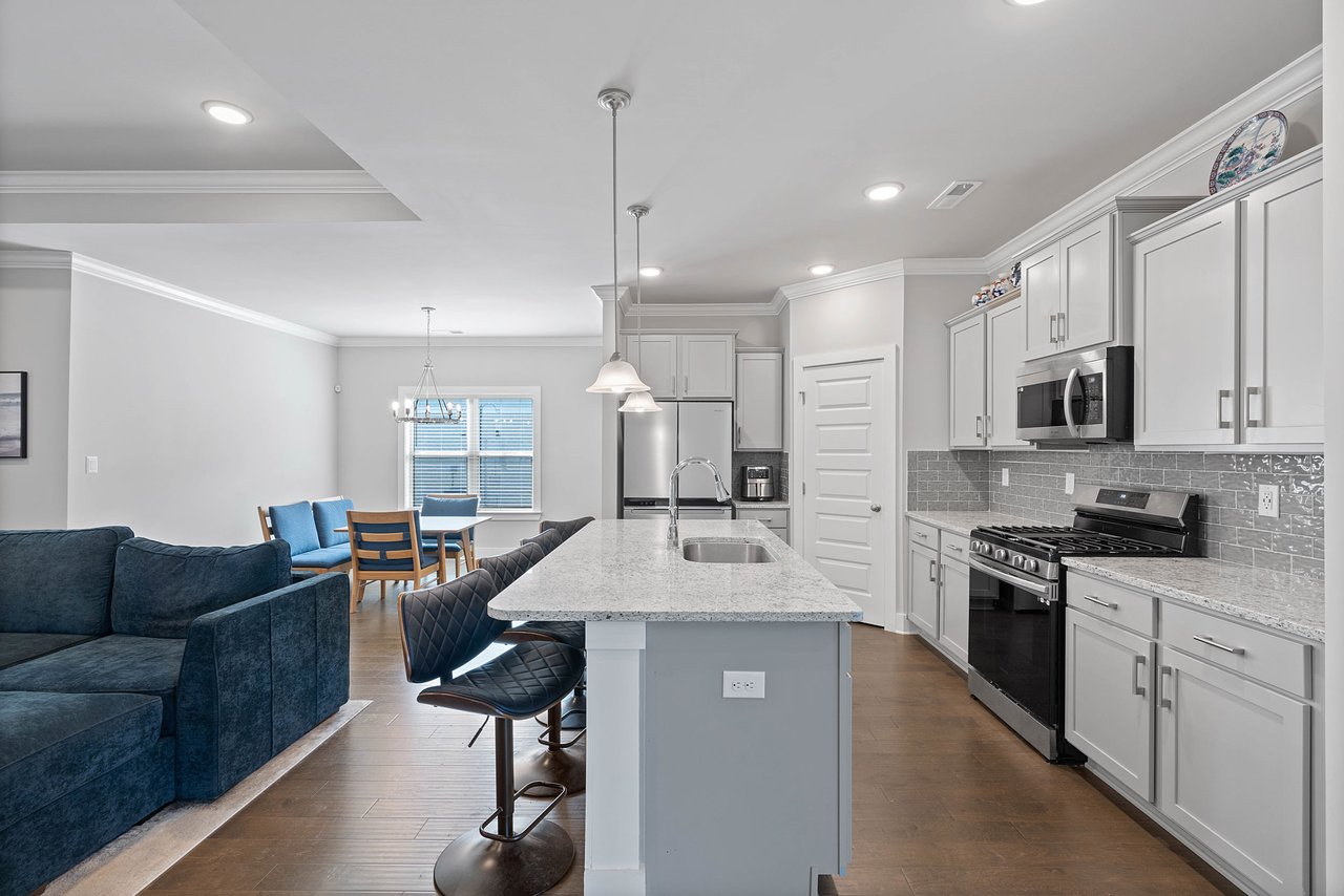 Elegant Home Near Goldsmith-Schiffman Elementary