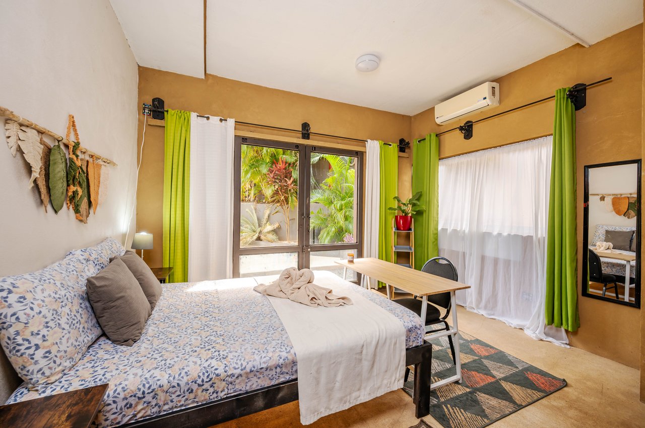 Cornett Retreat | Multi-Unit Colonial Compound 10 Mins to Playa Grande