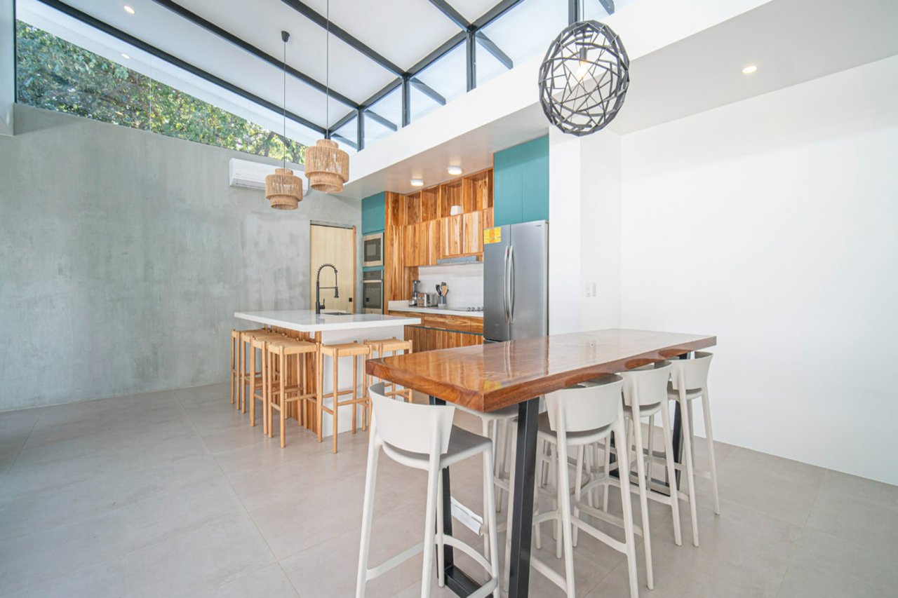 Casa Cenizaro | Elegant 4-Bed Tropical Retreat with Pool in Surfside, Potrero