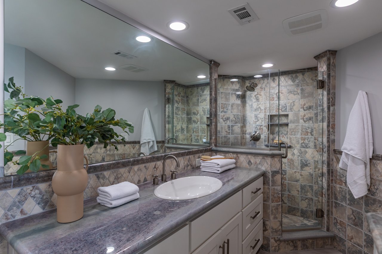 1448 Nathan Ln