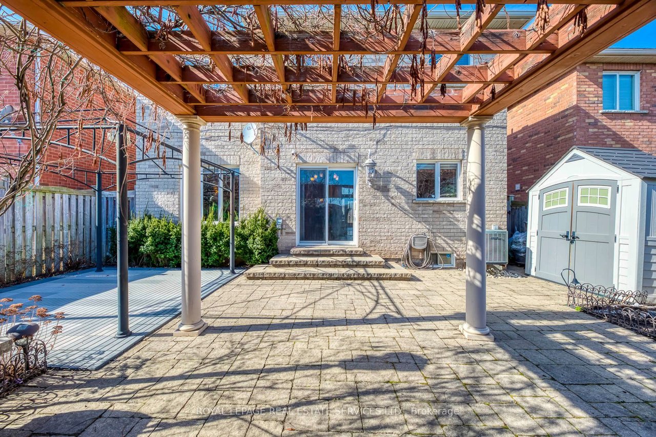 1038 Agram Dr