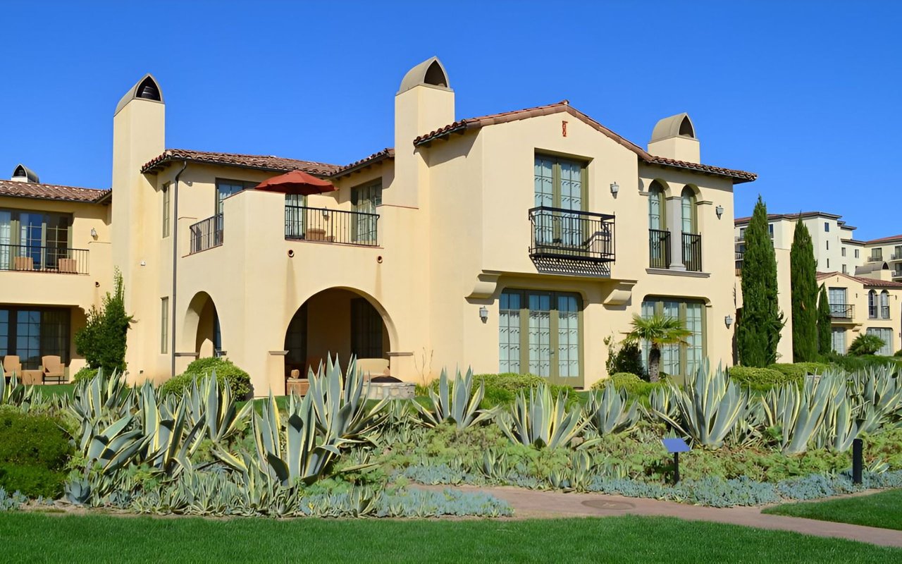 Why Homes With Unique Architectural Styles Are A Double-Edged Sword