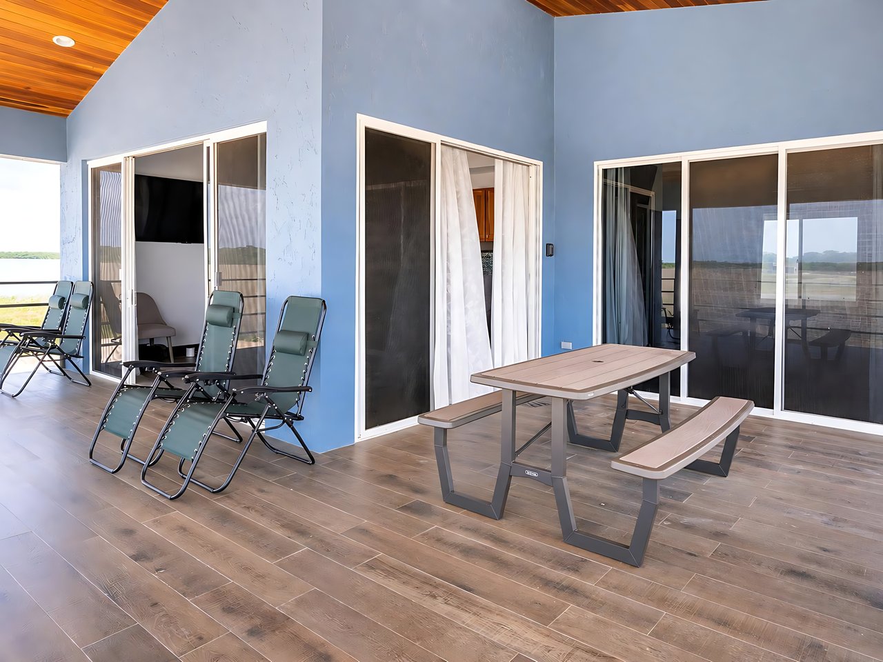 4 bed, 4 bath Waterfront Villa in Cudjoe Lagoon Estate, Corozal, Northern Belize