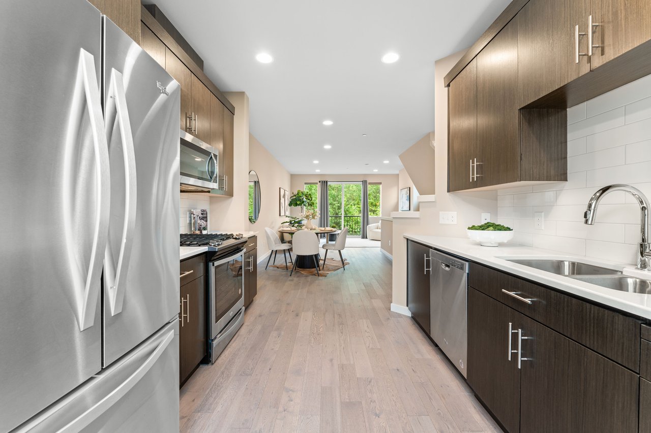 303 Anacortes Pl NE