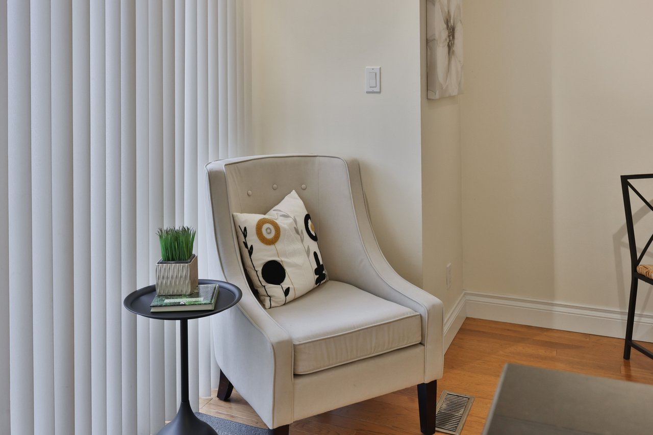 86 Forsythe Street, Oakville