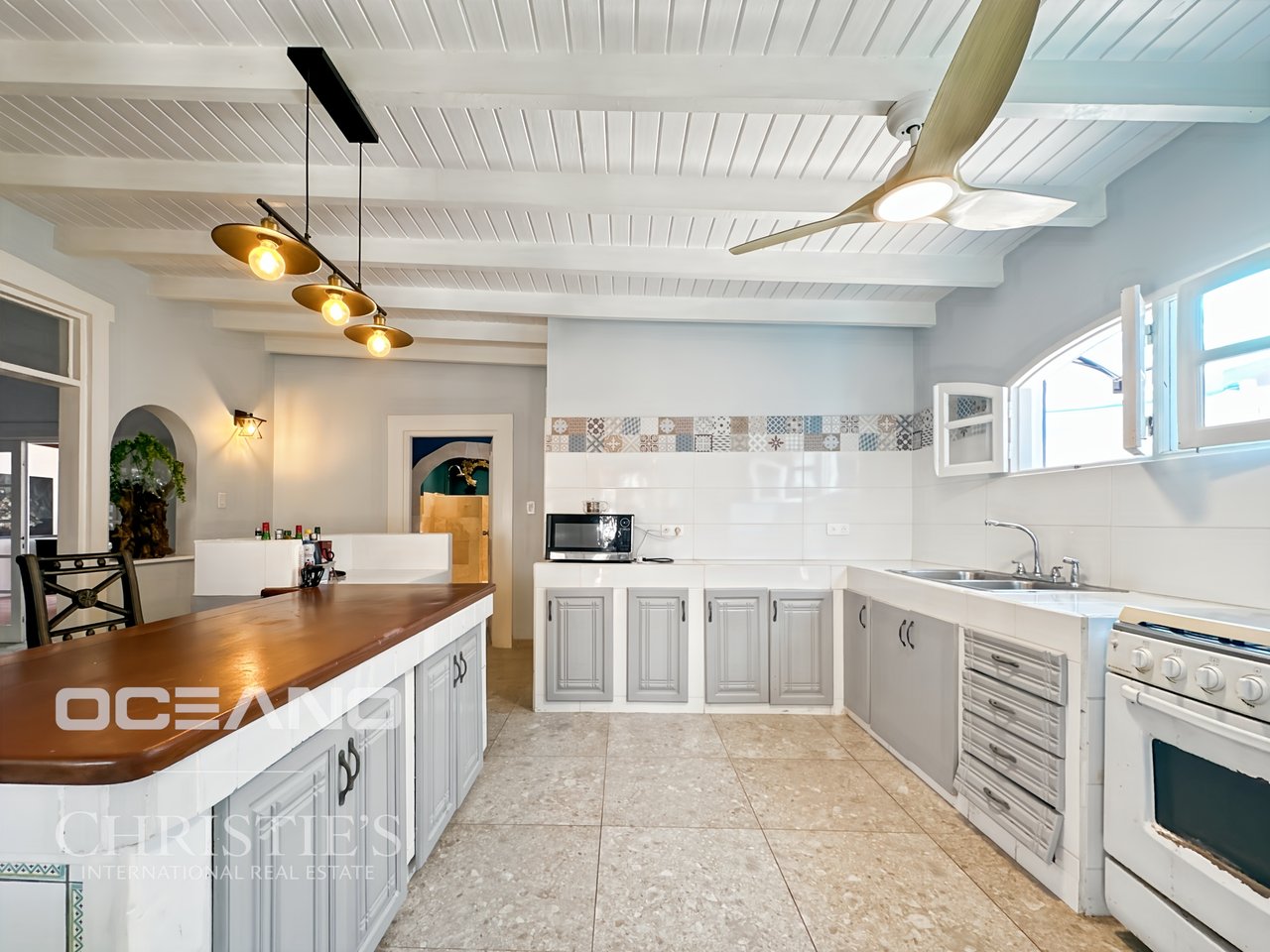 Investment Opportunity – 3-Bedroom Villa with Studio and Independent Unit