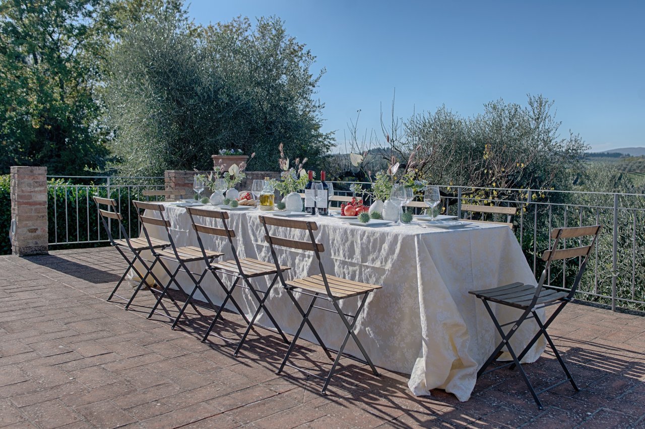 Tuscan Villa With Panoramic Country Views