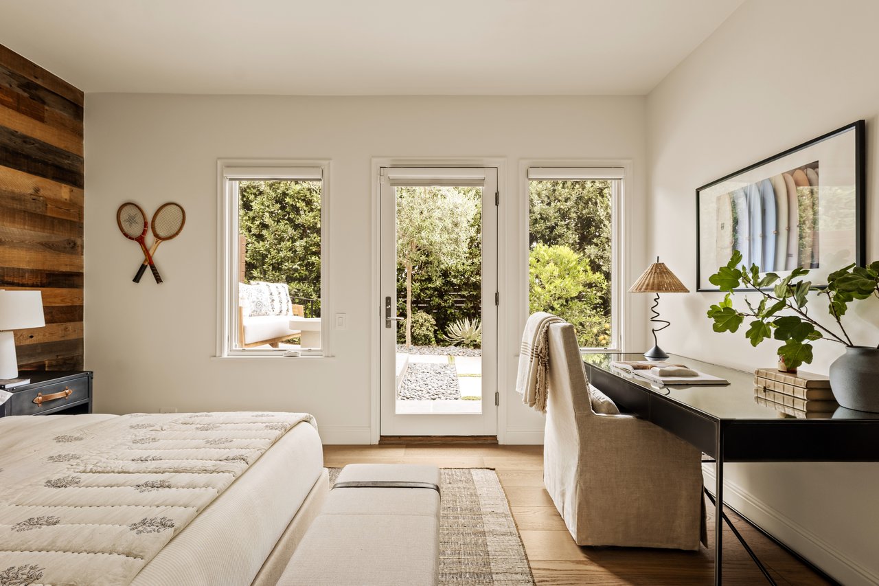 12047 Summit Cir, Beverly Hills