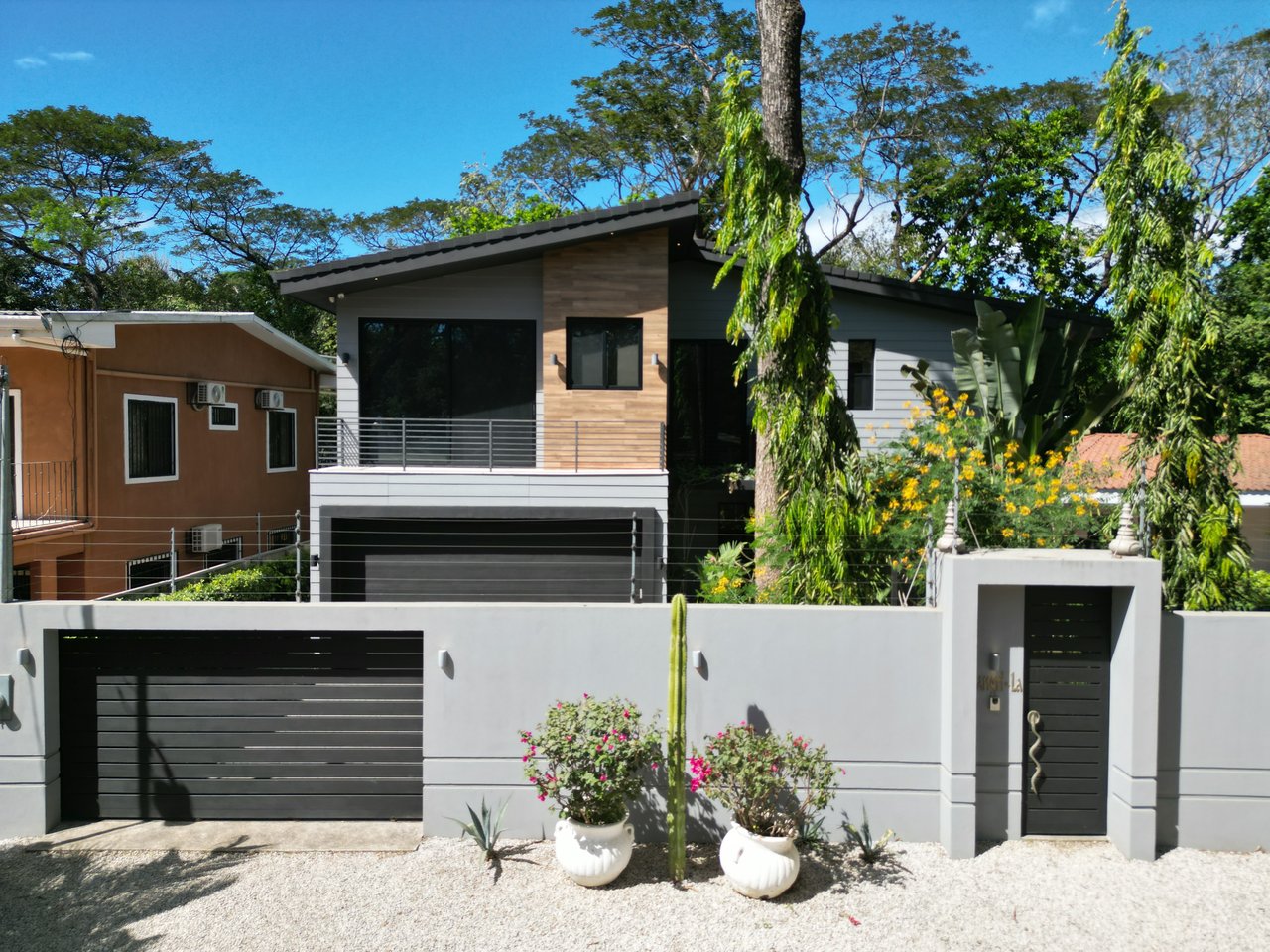 Casa Shangri-La: Modern Loft-Style Luxury in Playa Potrero!