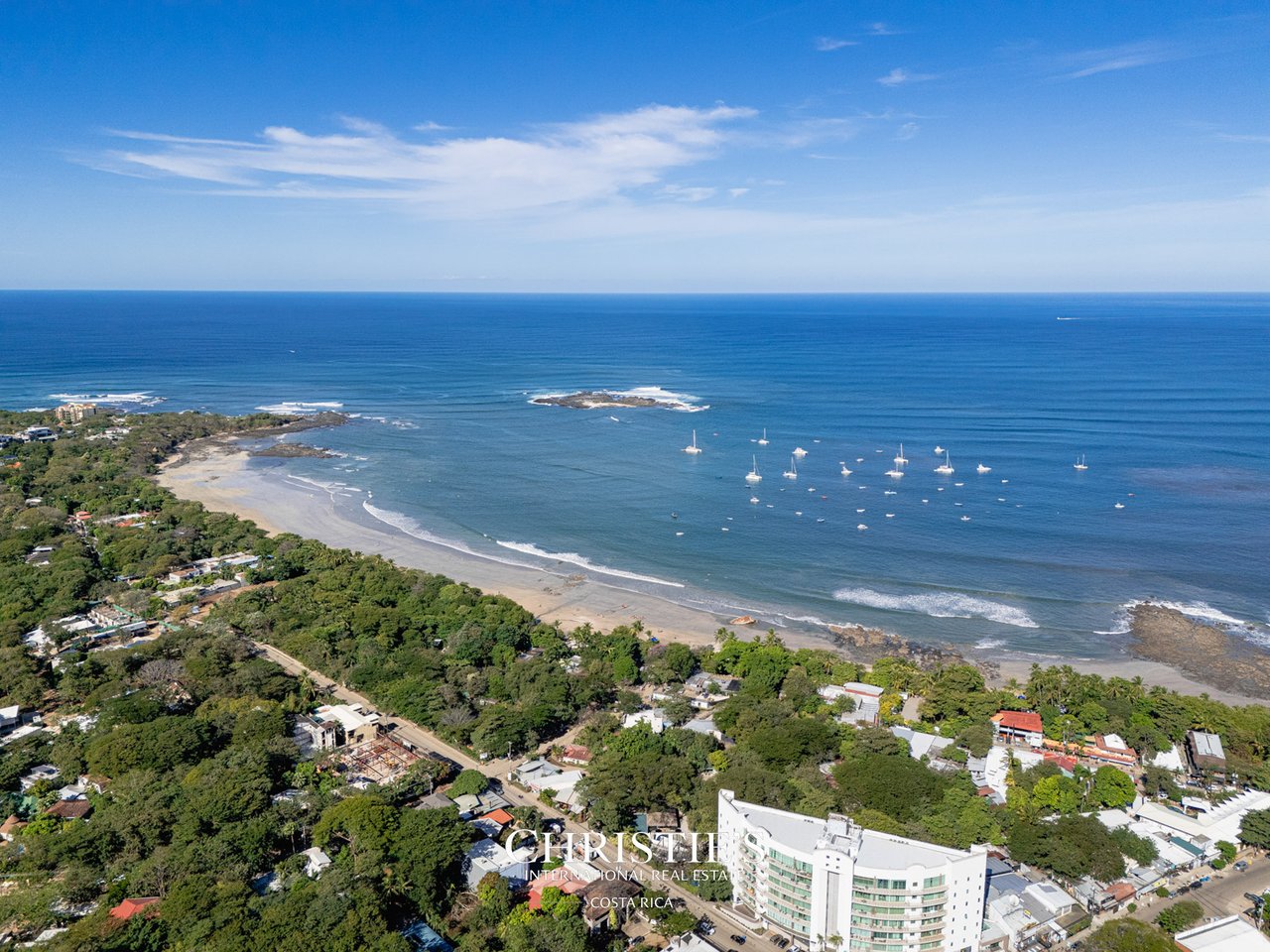 Beachfront Restaurant in Paradise, El Chiringuito