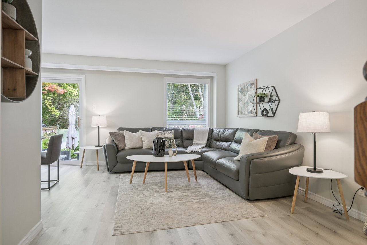 Updated Link Home on Ravine Lot