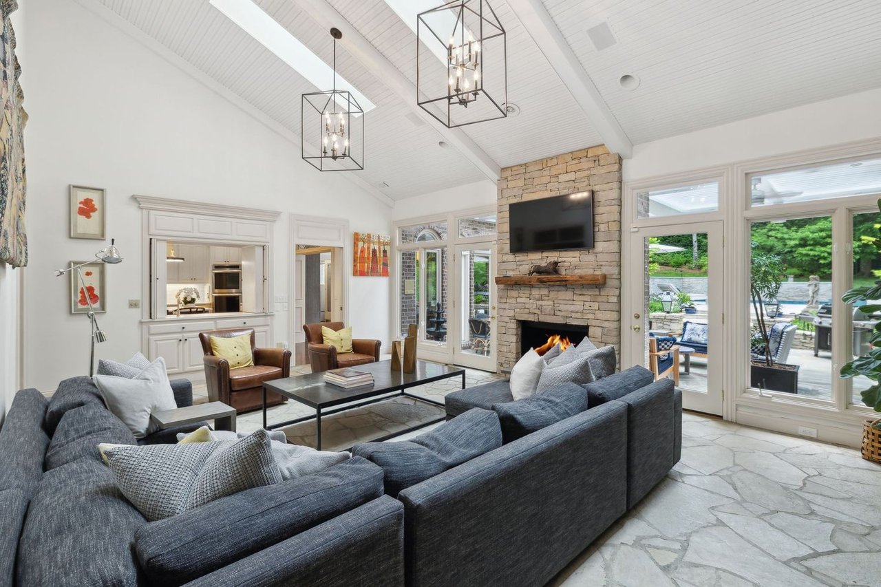 915 Calloway Dr