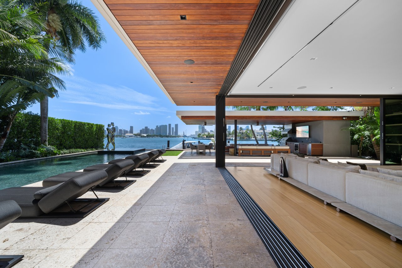 126 W San Marino Drive