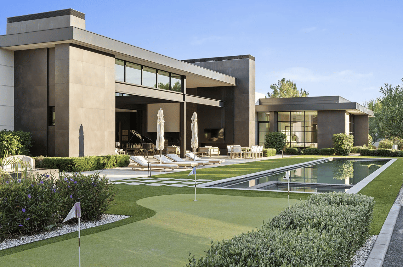Luxury modern estate with resort like backyard in Paradise Valley Arizona