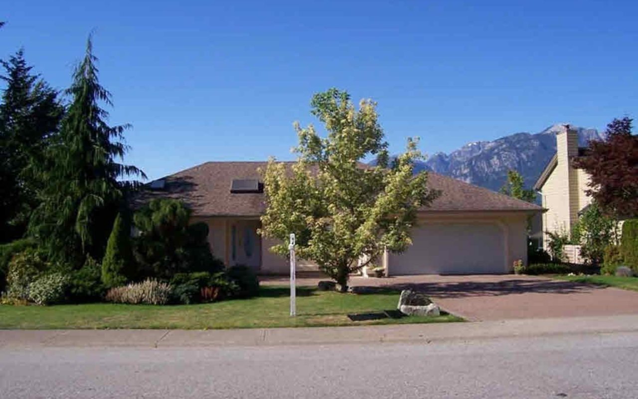 1007 Glacier View Dr