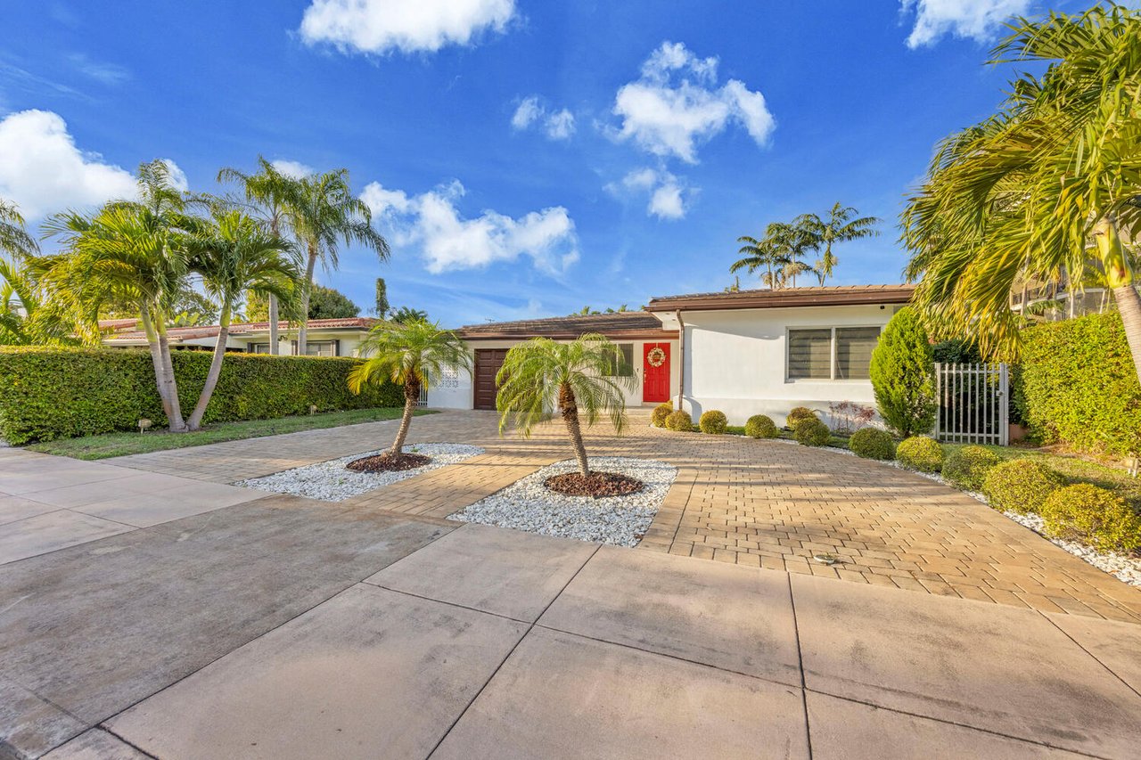Convenient and Charming Coral Gables Retreat