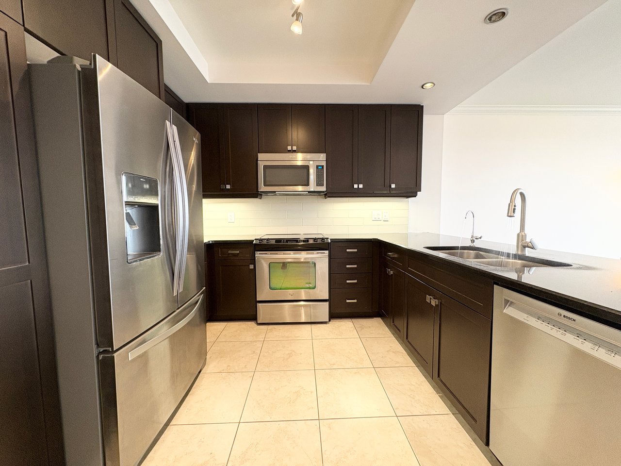 160 Macdonell St W Unit: 1508