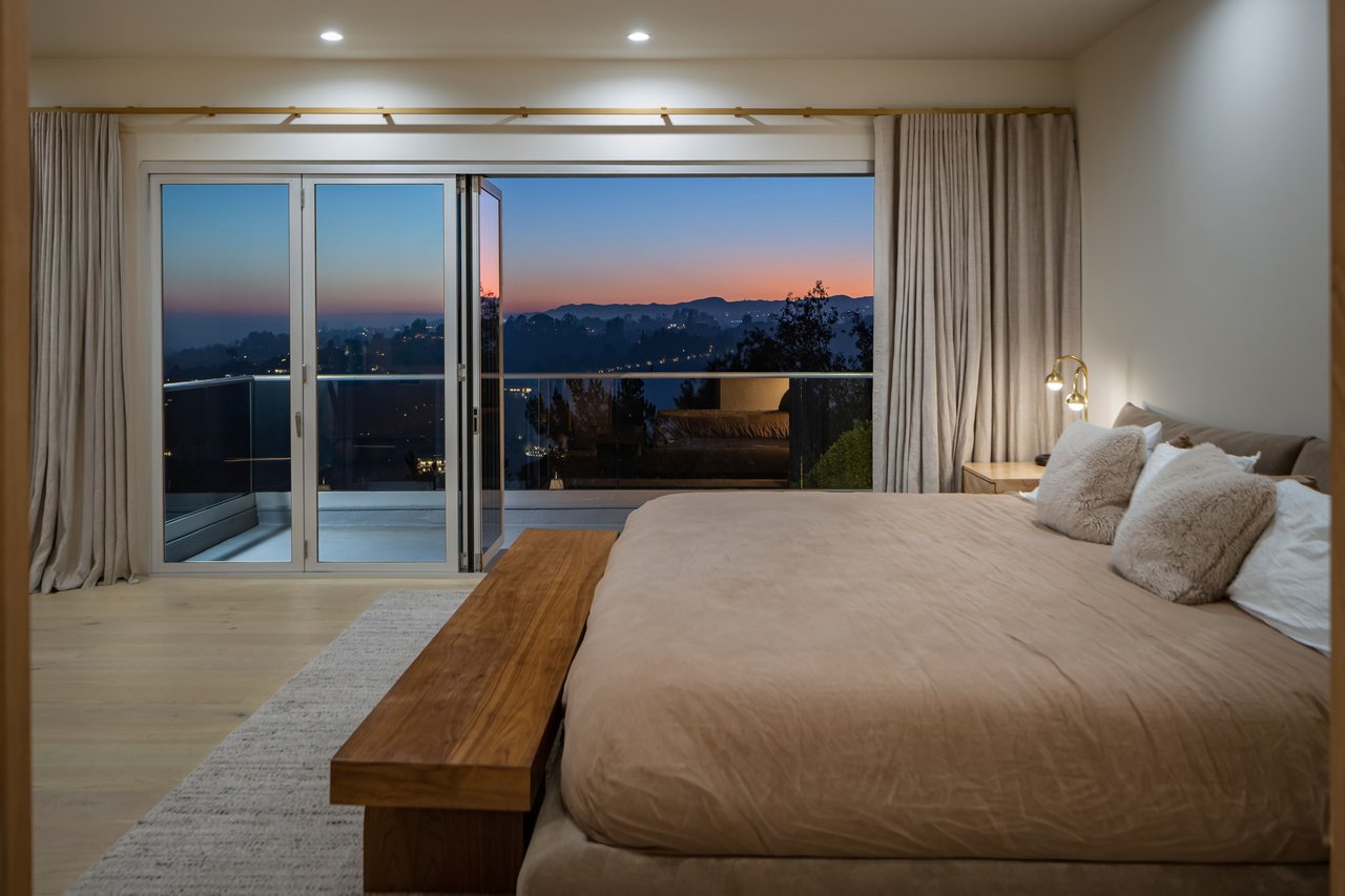 1557 Tower Grove Dr, Beverly Hills