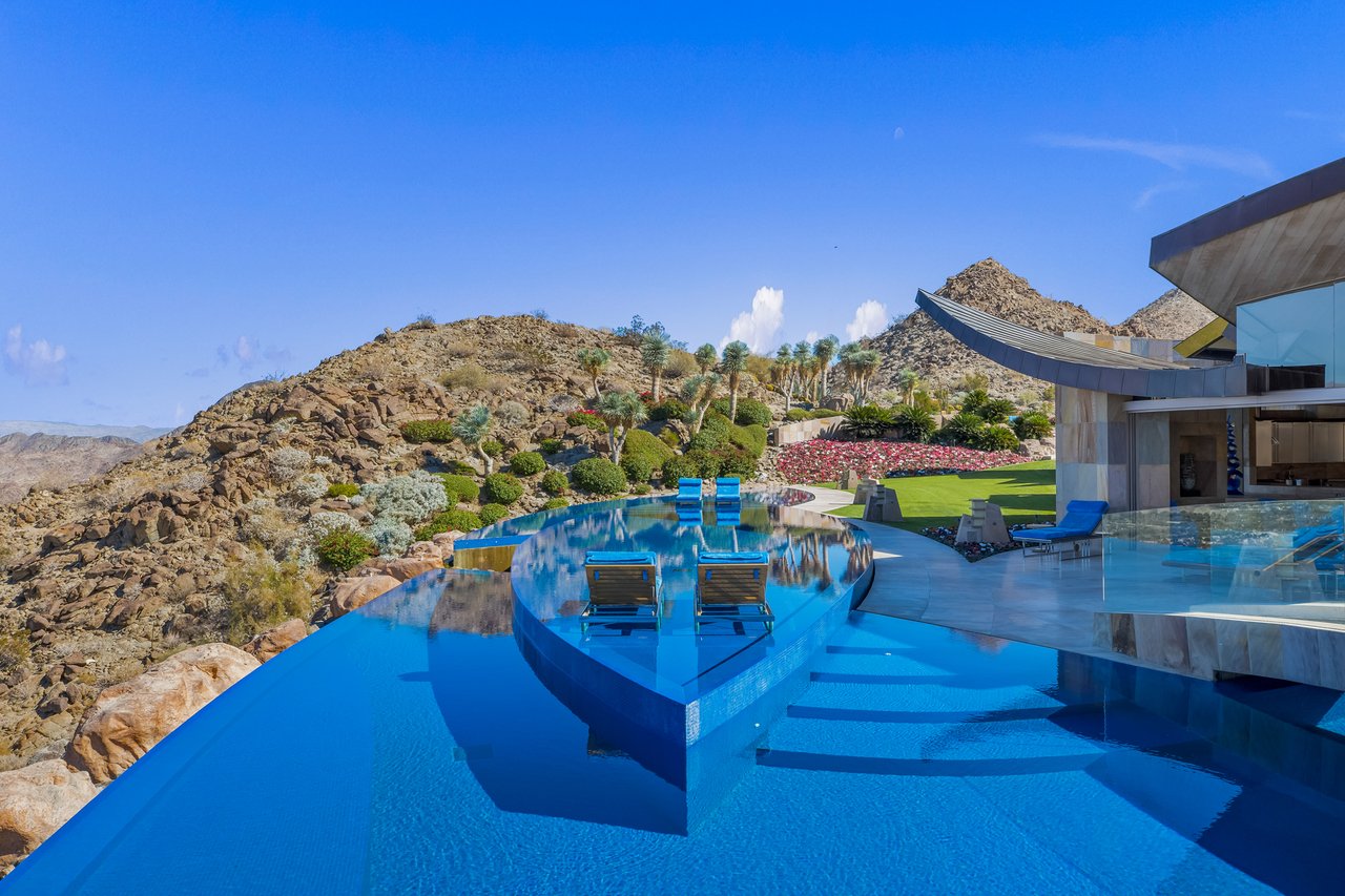 706 Summit Cv
