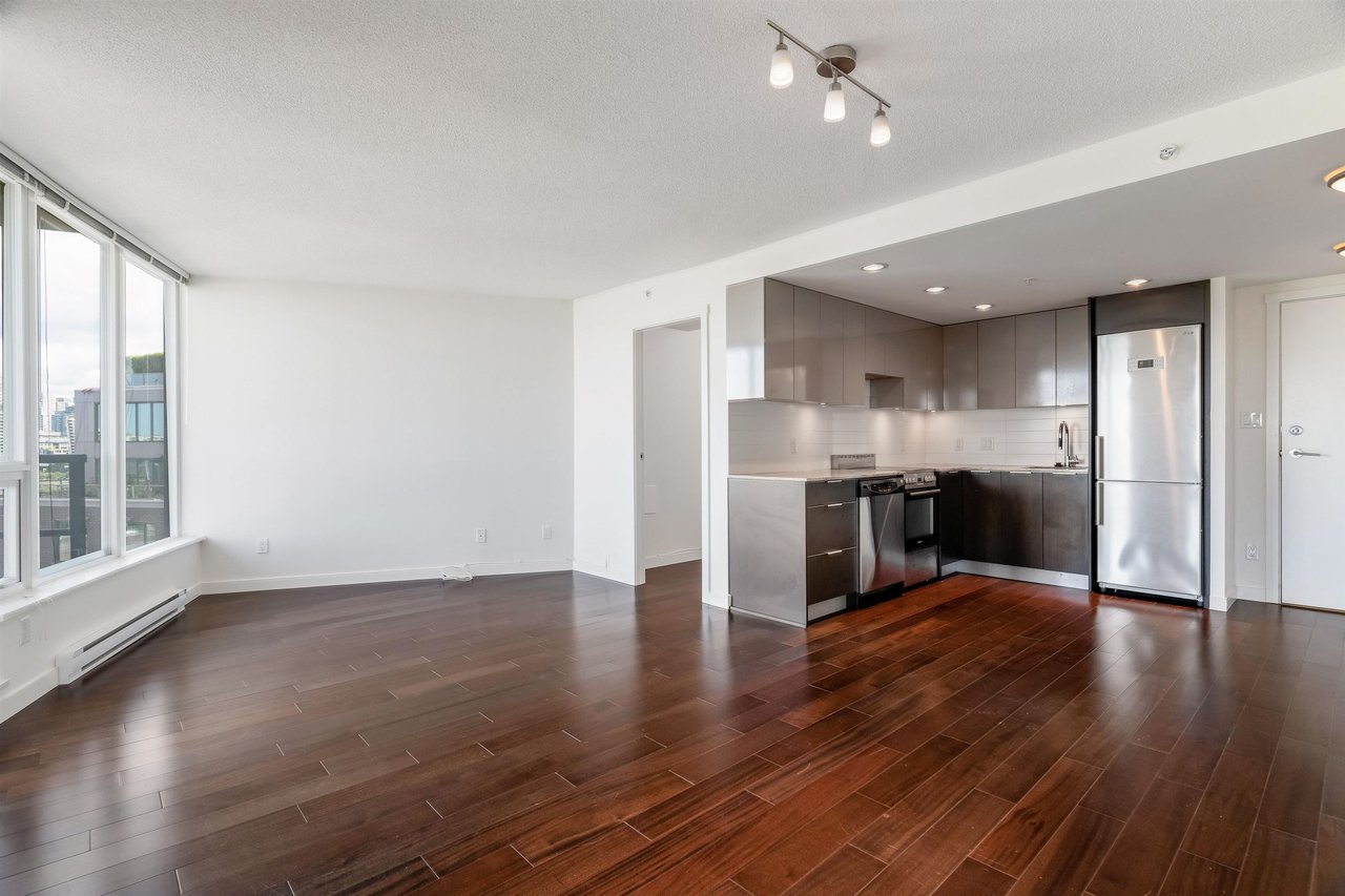 445 W 2nd Ave