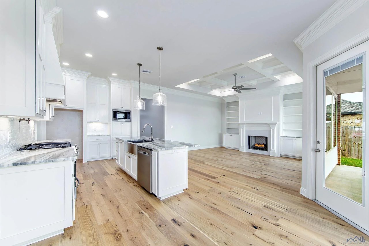 351 Ravensaide Dr