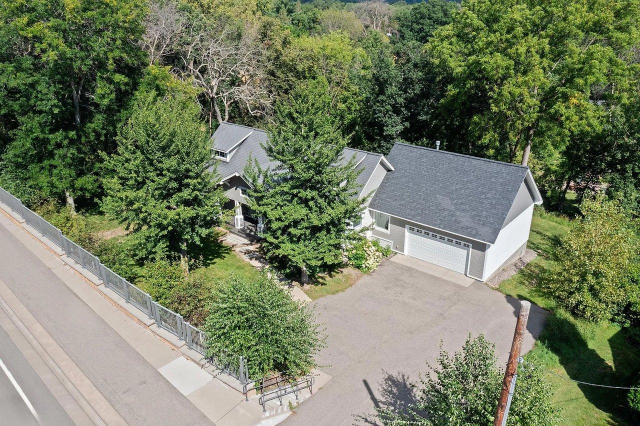 Updated Rambler in the Heart of Minnetonka