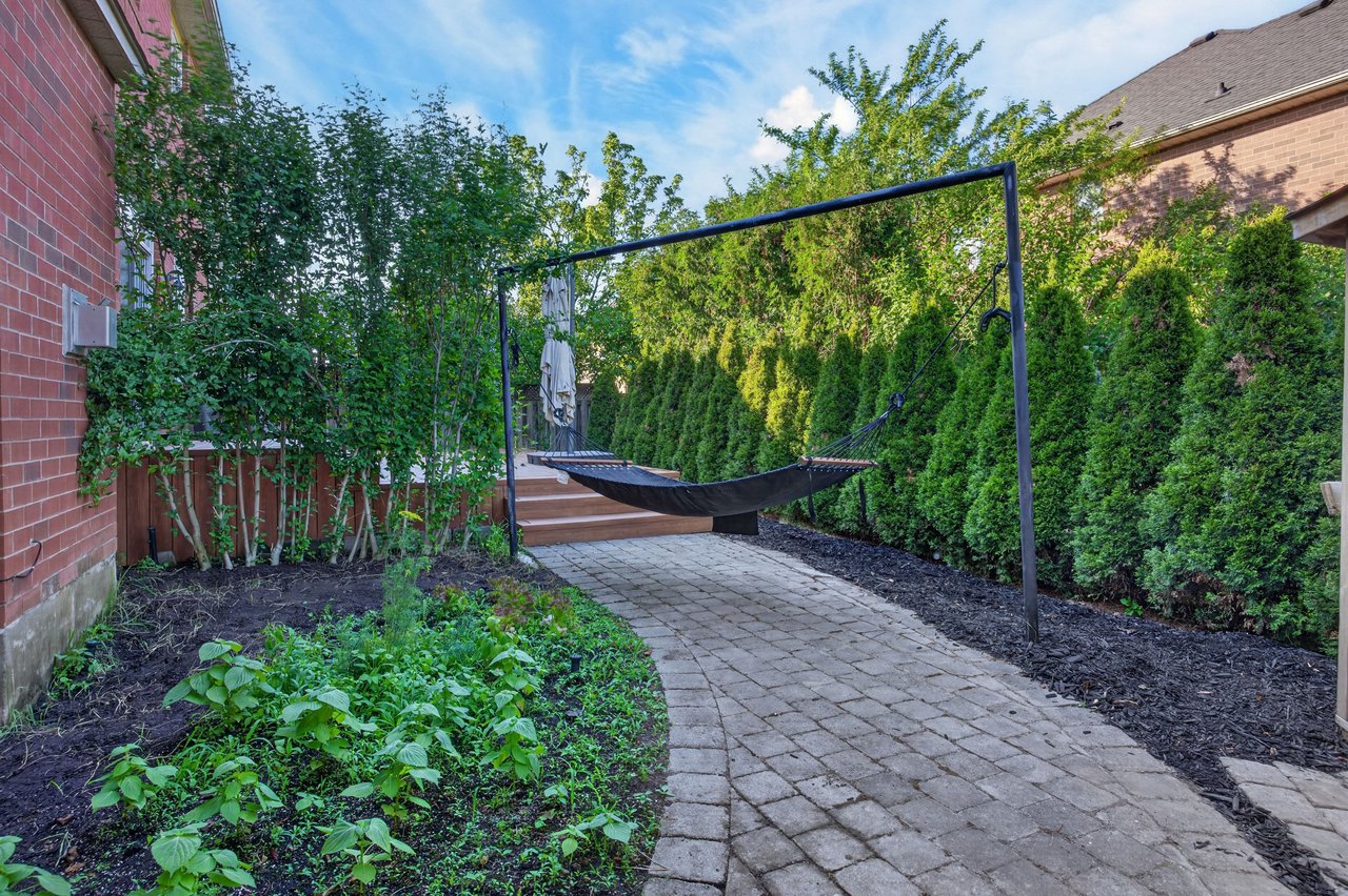 2201 Lapsley Crescent, Oakville