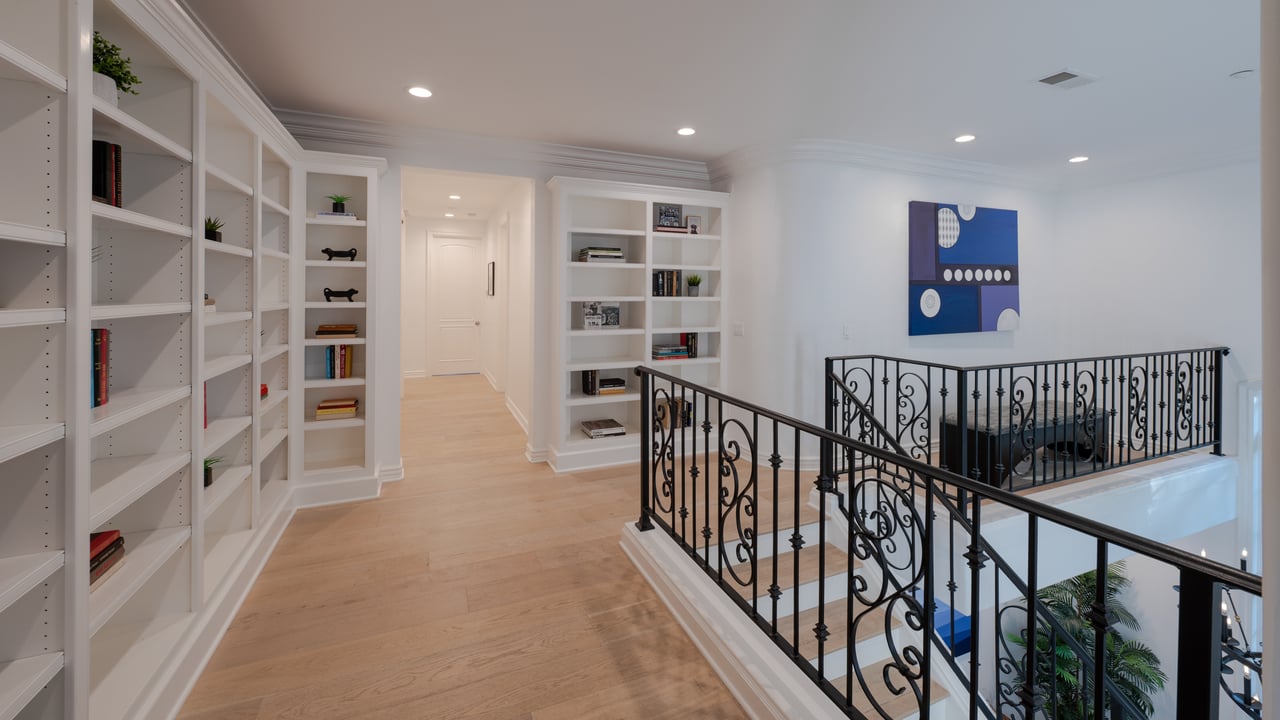 3686 Benedict Canyon Ln, Sherman Oaks 