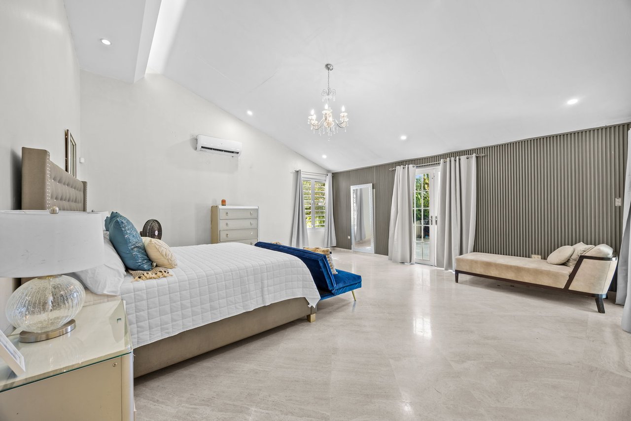 Luxury Income-Producing Estate | Carolina, Puerto Rico