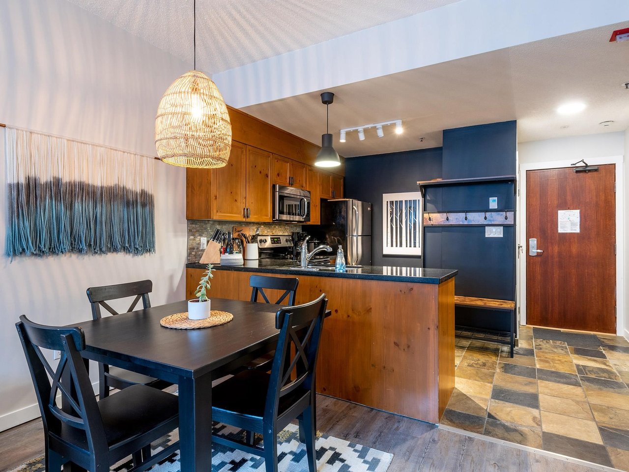 104-4573 Chateau Blvd