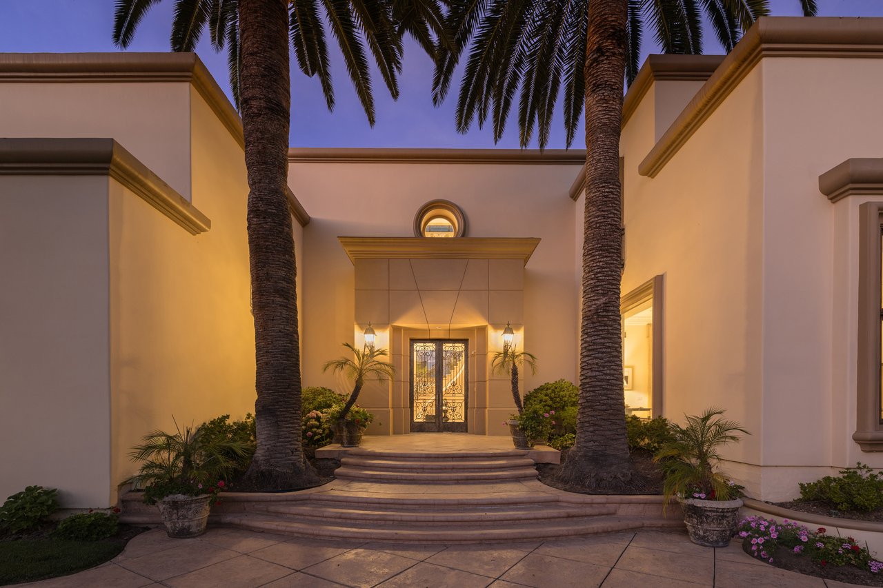 3364 Clerendon Rd, Beverly Hills