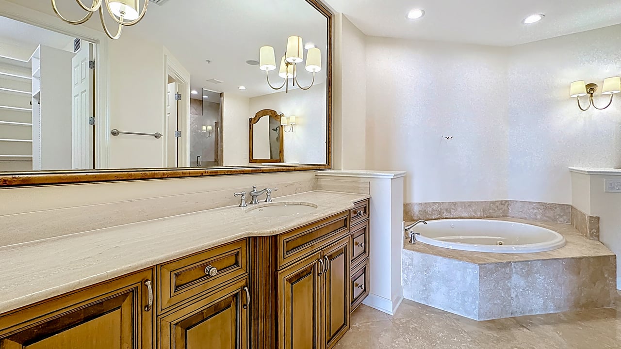 Elegant Lake Virginia Residence in Winter Park's Perle du Lac